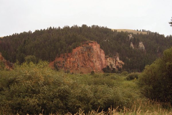 More red rock cliffs