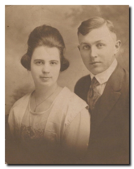 Tom and Beulah Bevins wedding picture
