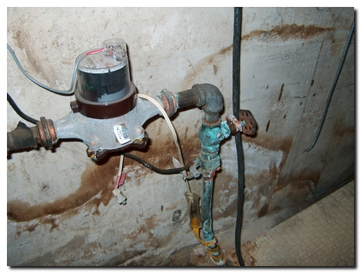 Existing water main valve